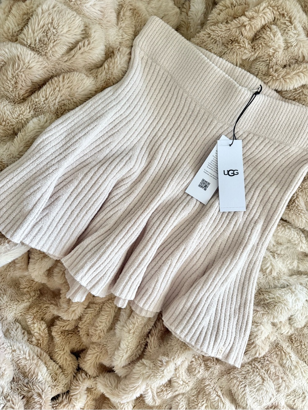 UGG Women's Jodee Lite High Waisted Cozy Knit Shorts Cream Ivory Size Small